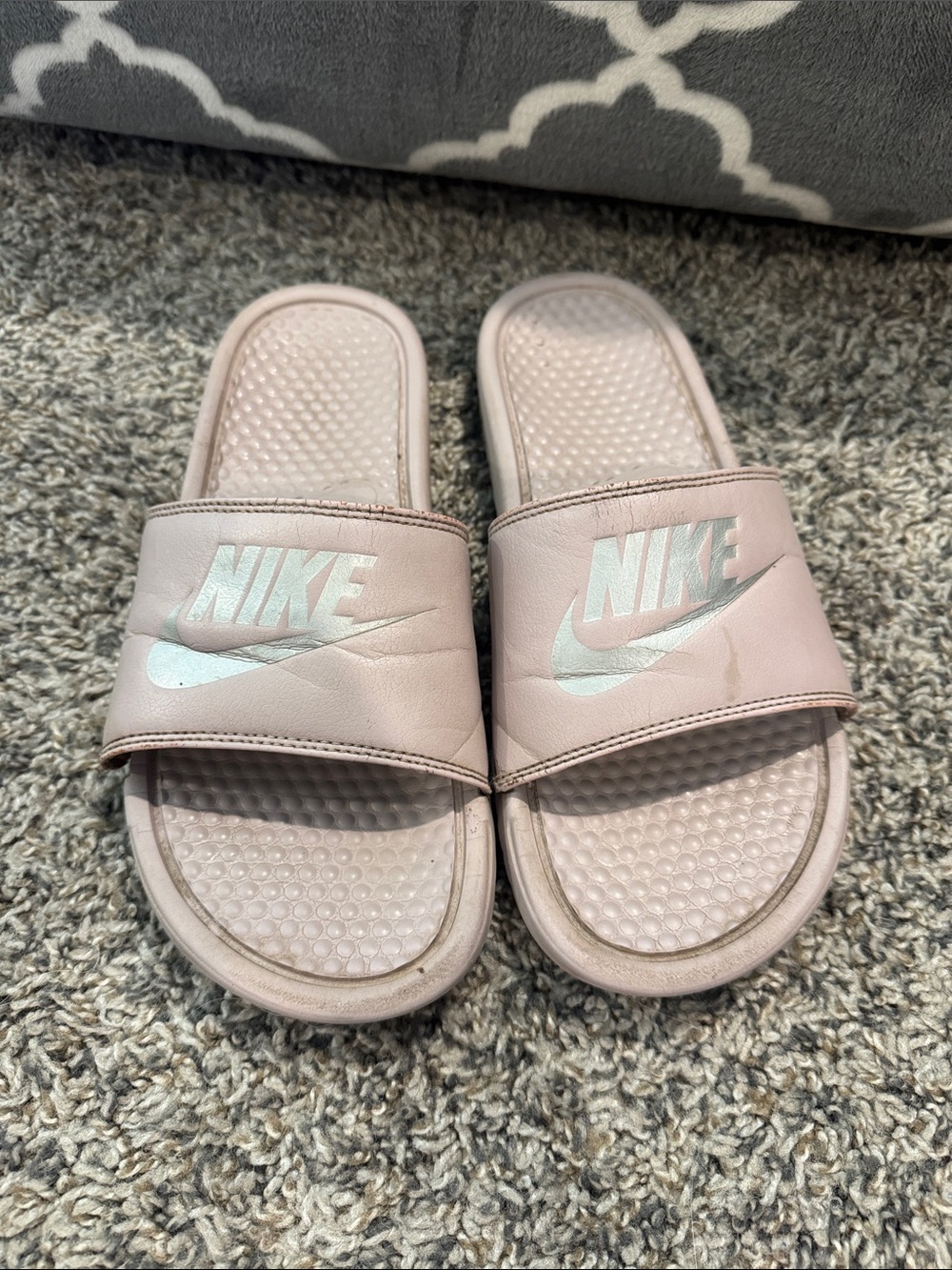 Nike Women’s Light Pink Slide Sandals with Metallic Logo